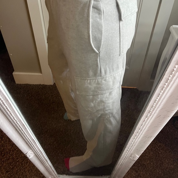 🩷 2/$40 NWOT Harlow cargo sweat pants - Picture 2 of 8